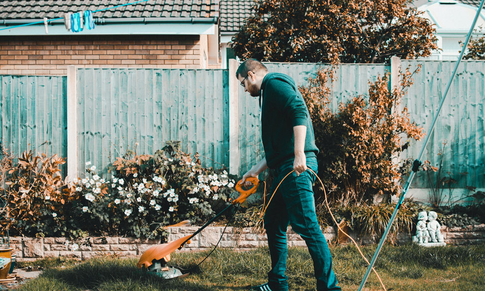 Weed eating and lawn mowing services in Idaho Falls